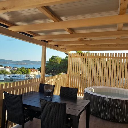 Apartmán Tiny House Lily With Jacuzzi Sveti Filip i Jakov Exteriér fotografie