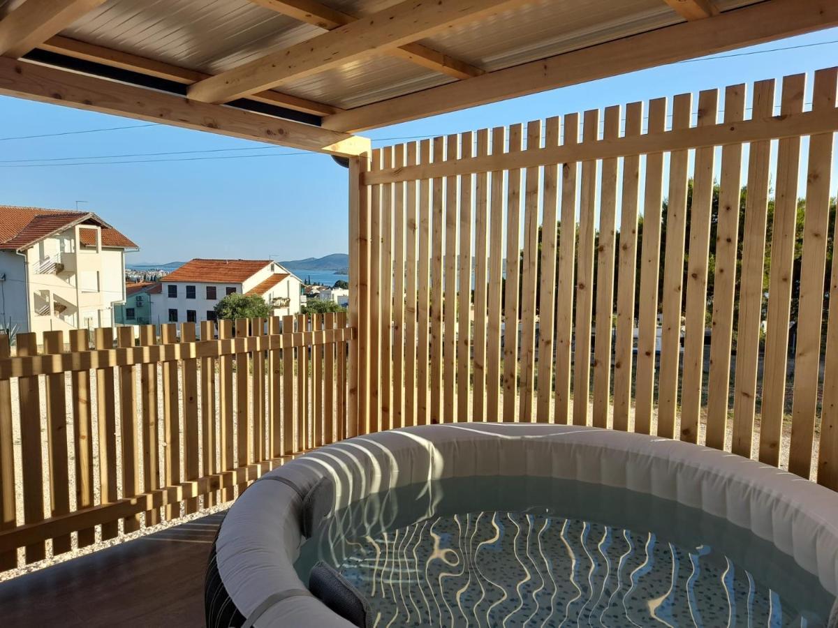 Apartmán Tiny House Lily With Jacuzzi Sveti Filip i Jakov Exteriér fotografie