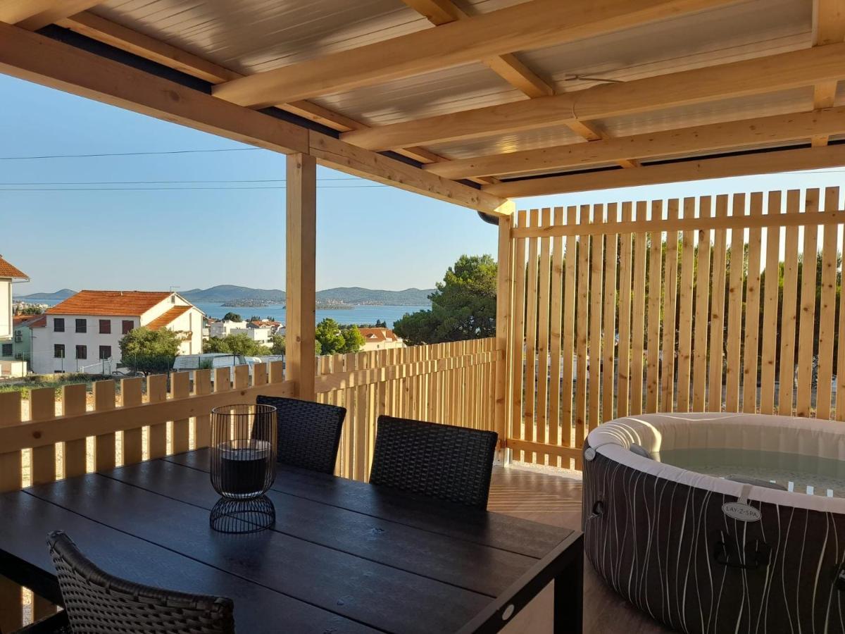 Apartmán Tiny House Lily With Jacuzzi Sveti Filip i Jakov Exteriér fotografie